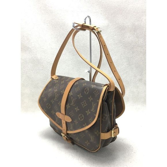 LOUIS VUITTON Saumur Monogram Brown Shoulder Bag - Picture 2 of 6